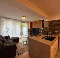 Moderne, vollmöblierte 2-Zimmer-Wohnung mit Garten in Köln