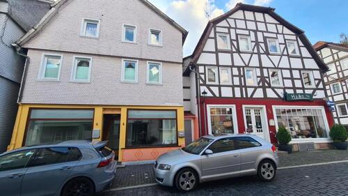 Foto - Ladenlokal mit großem Schaufenster im Zentrum Lauterbach