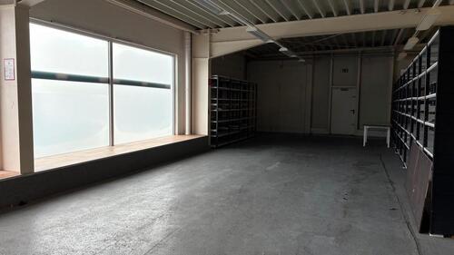 Foto - LagerhalleStellplatz mit Büro - 1.000,00&nbsp;EUR Kaltmiete, ca.&nbsp; 200,00&nbsp;m&sup2;