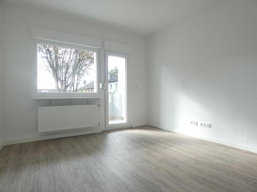 Foto - Charmante bereits modernisierte 3-Zimmer-Wohnung mit Balkon im Dichterviertel!