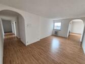 Foto - Helle gepflegte 4,5-Zimmer Wohnung mit Loggia, EBK & Garage