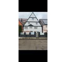 Großes Einfamilienhaus - 479.000,00&nbsp;EUR Kaufpreis, ca.&nbsp; 200,00&nbsp;m&sup2; in Giengen an der Brenz (PLZ: 89537)