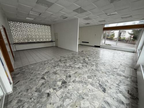 Foto - Großzügige Gewerbefläche mit großer Schaufensterfront – vielseitig nutzbar