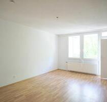 Gemütlich & Einzugsbereit: 2-Zimmer-Wohnung mit Balkon, Aufzug und top Anbindung! - Duisburg Beeck