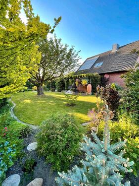 Foto - Großzügiges EFH mit Paradiesgarten in familienfreundlicher Lage