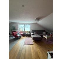 4 Zimmer Wohnung DG - 1.050,00&nbsp;EUR Kaltmiete, ca.&nbsp; 80,00&nbsp;m&sup2; in Zimmern ob Rottweil (PLZ: 78658)