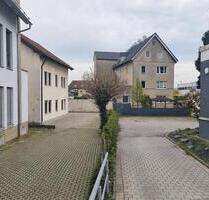 Stellplatz nahe Hbf Landshut mit Parkpfosten geschützt und 247 nutzbar - Ergolding