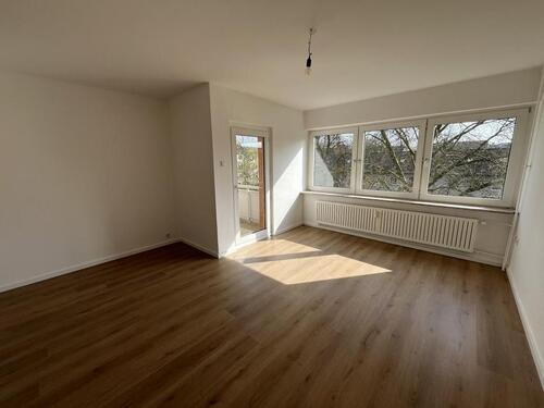 Foto - **SCHÖNE 3 ZIMMERWOHNUNG MIT TAGESLICHTBAD**