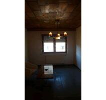 zu vermieten - 400,00&nbsp;EUR Kaltmiete, ca.&nbsp; 100,00&nbsp;m&sup2; in Neuhaus am Rennweg (PLZ: 98724)