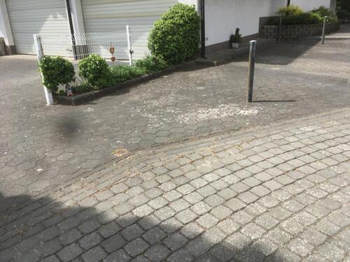 Foto - PKW-Stellplatz, dauerhaft, ruhige Wohnlage, auch f. abgemeld.PKW