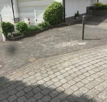 PKW-Stellplatz, dauerhaft, ruhige Wohnlage, auch f. abgemeld.PKW - Butzbach