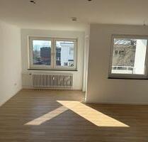 helle, moderne 1,5-Zimmer-Wohnung mit Balkon ab sofort frei - Hessisch Oldendorf