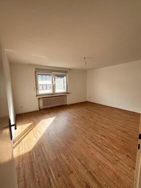 Foto - Großzügige 3-Zimmer-Wohnung mit Balkon in zentraler Lage
