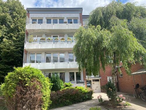 Foto - Zentrales Poppenbüttel - Neu modernisierte Hochparterre-Wohnung mit Balkon - Vollbad - ab sofort