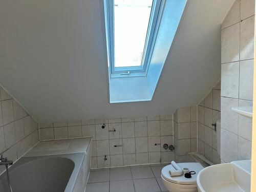 Foto - Dachgeschoßwohnung in Schwalbach zur Miete