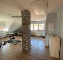 Helle 2 Zimmer 65qm Dachgeschosswohnung Nähe Hollfeld