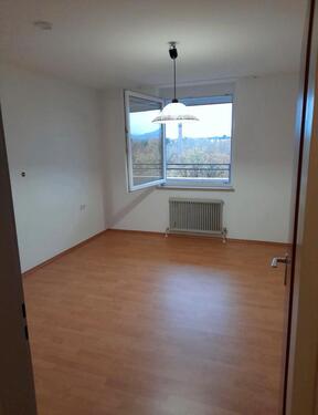 Foto - Helle 2,,5 Zimmerwohnung (Hochhaus) mit Balkon und Stellplatz
