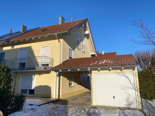 Foto - DHH in ruhiger Lage - 1.350,00&nbsp;EUR Kaltmiete, ca.&nbsp; 150,00&nbsp;m&sup2;