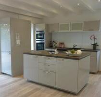 HAUS im HAUS - TERRASSENWOHNUNG mit NEUEM BAD, EINBAUKÜCHE plus GARAGE zeitgemäß MODERNISIERT! - Meerbusch