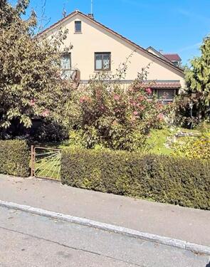 Foto - Haus zu vermieten - 2.200,00 EUR Kaltmiete,