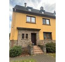 Provisionsfrei Zweifamilienhaus mit viel Potenzial und Garten - Gelsenkirchen Rotthausen Provisionsfrei Zweifamilienhaus mit viel Potenzial und Garten - Gelsenkirchen Rotthausen