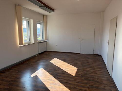 Foto - Büroräume zur Miete - 1.100,00&nbsp;EUR Kaltmiete, ca.&nbsp; 80,00&nbsp;m&sup2;