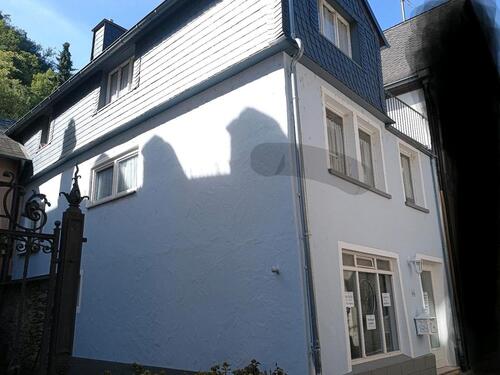 Foto - Renovierungsbedürftiges Haus - 49.900,00 EUR Kaufpreis,