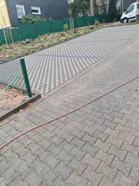 Foto - großzügiger PKW Stellplatz - 45,00 EUR Miete,