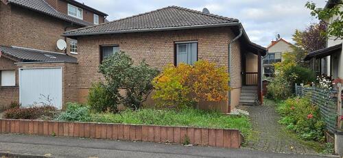 Foto - Einfamilienhaus-Bungalow mit Garage