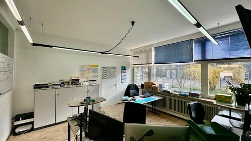 Foto - Start up neuer Firmen Sitz Büro und oder Lagerfläche