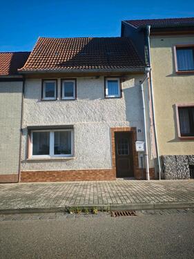 Foto - Charmantes Reihenmittelhaus mit Scheune und Platz in Hohlstedt.