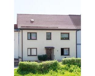 Familienfreundliches Reihenmittelhaus mit Sauna, Terrasse und Hof - Hettstedt