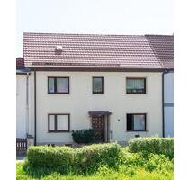 Familienfreundliches Reihenmittelhaus mit Sauna, Terrasse und Hof - Hettstedt