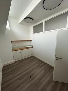 Foto - Kosmetikraum zur Miete im Coworking Friseurstudio Düsseldorf