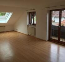 Buchenberg - schöne, sonnige, ruhige 2-Zi-DG-WHG m. gr. Balkon