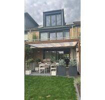 Kernsaniertes Reihenhaus mit Wärmepumpe, PV, Garage & Südterrasse - Pulheim