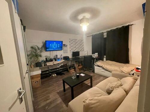 Foto - Schönes möbliertes Zimmer in Köln-Rath – mit Möbelübernahme