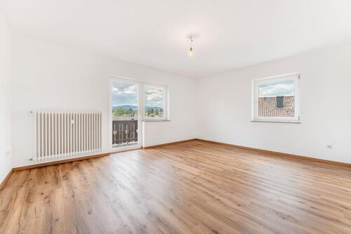 Foto - 3 Zimmer Wohnung in regen - 650,00&nbsp;EUR Kaltmiete, ca.&nbsp; 81,00&nbsp;m&sup2;
