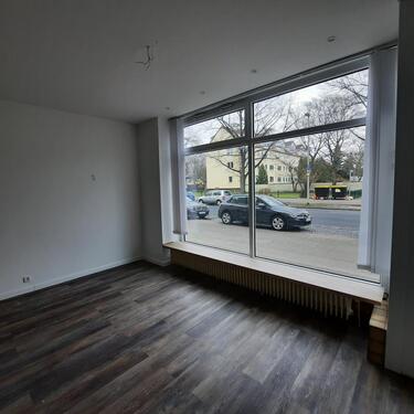 Foto - Mittelfeld: Cafe Eisdiele Restaurant