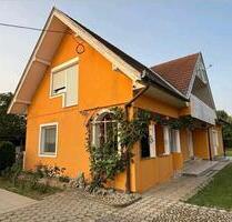 Haus zu verkaufen - 140.000,00&nbsp;EUR Kaufpreis, ca.&nbsp; 224,00&nbsp;m&sup2; in Ochsenfurt (PLZ: 97199)