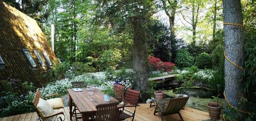 Foto - Holzhaus mit uneinsehbarem Garten, Sauna und großem Teich