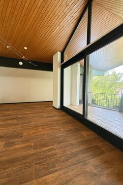 Foto - Großzügige 4,5 Zimmer Wohnung - 1.450,00 EUR Kaltmiete,