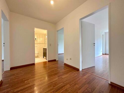 Foto - Gut geschnittene 3 Zimmer EG-Wohnung mit Garten, Loggia und EBK