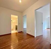 Gut geschnittene 3 Zimmer EG-Wohnung mit Garten, Loggia und EBK - Bonn Hardtberg