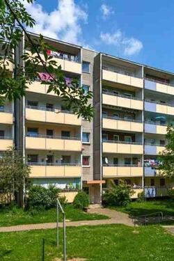 Foto - Günstige 3-Zimmer-Wohnung mit Balkon (WBS)!