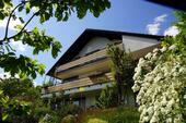 Foto - Großes sonniges Einfamilienhaus m. ELW - Tolle Aussicht, Garage