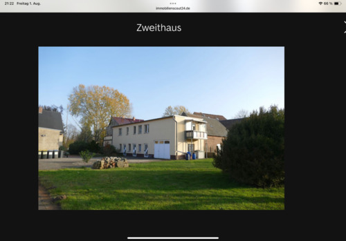 Foto - Wohnhaus mit Dachterrasse und Balkon
