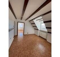4 Zimmer Mansardenwohnung, WG geeignet in Weiden Ost - Weiden in der Oberpfalz