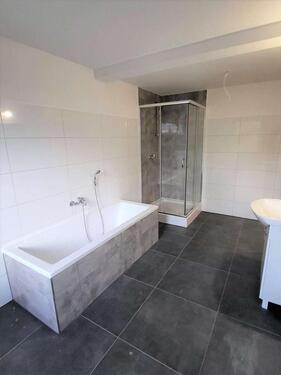 Foto - Helle, moderne 3-Zimmer-Etagenwohnung! 202223 komplett saniert!