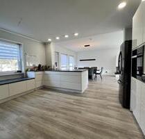 Hohenstein-Breithardt: Ein XXL - Bungalow der Extraklasse mit 350qm Wohnfläche in Wiesenrandlage!